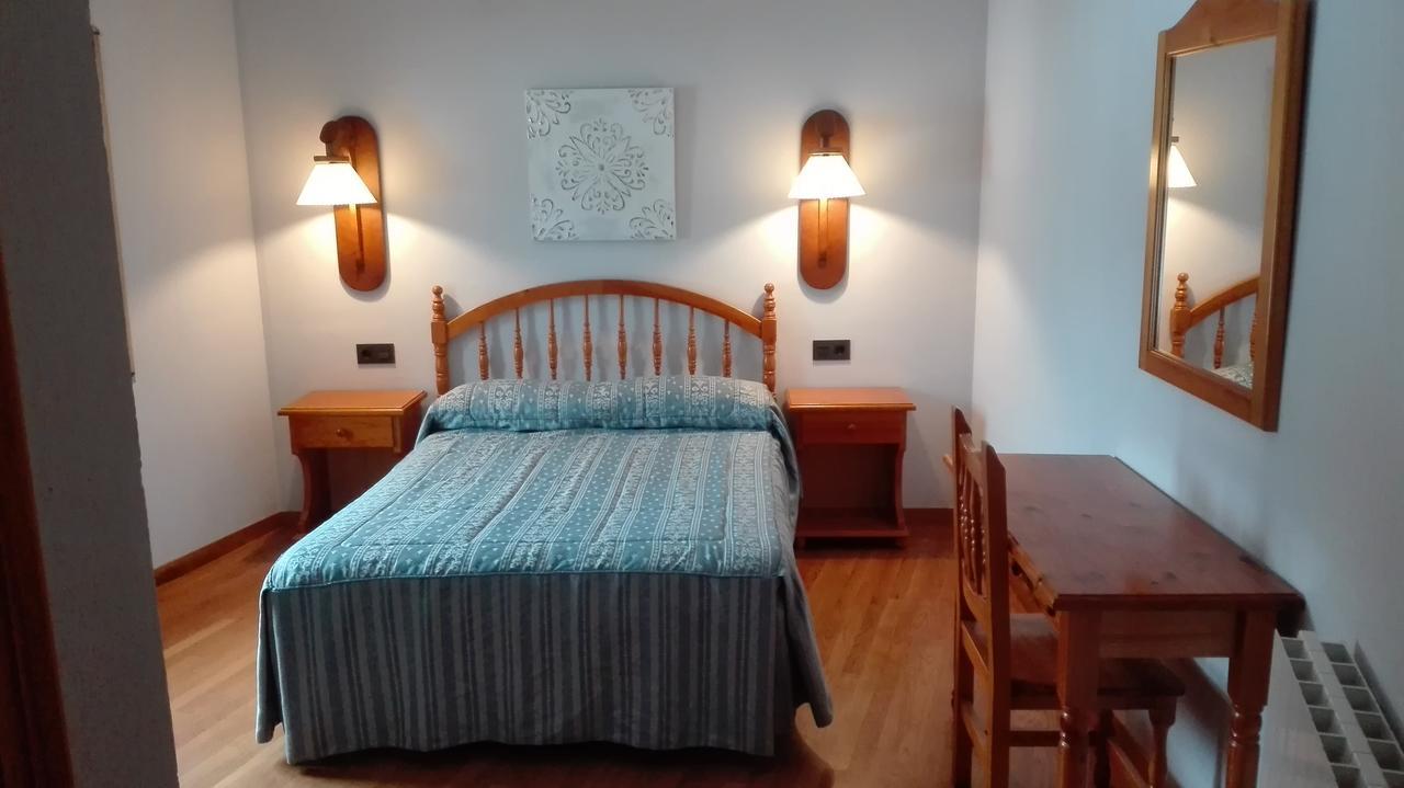 Linás de Broto Hotel Las Nieves מראה חיצוני תמונה