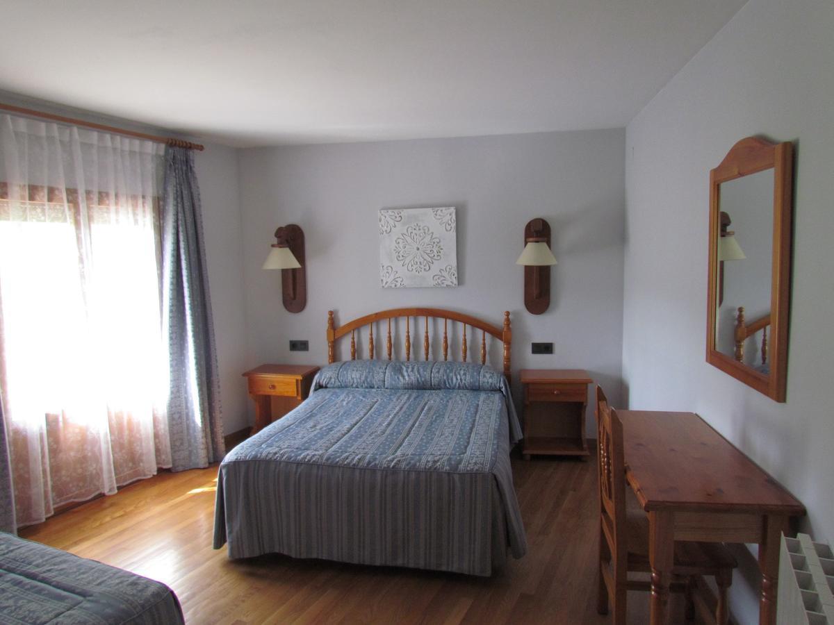 Linás de Broto Hotel Las Nieves מראה חיצוני תמונה