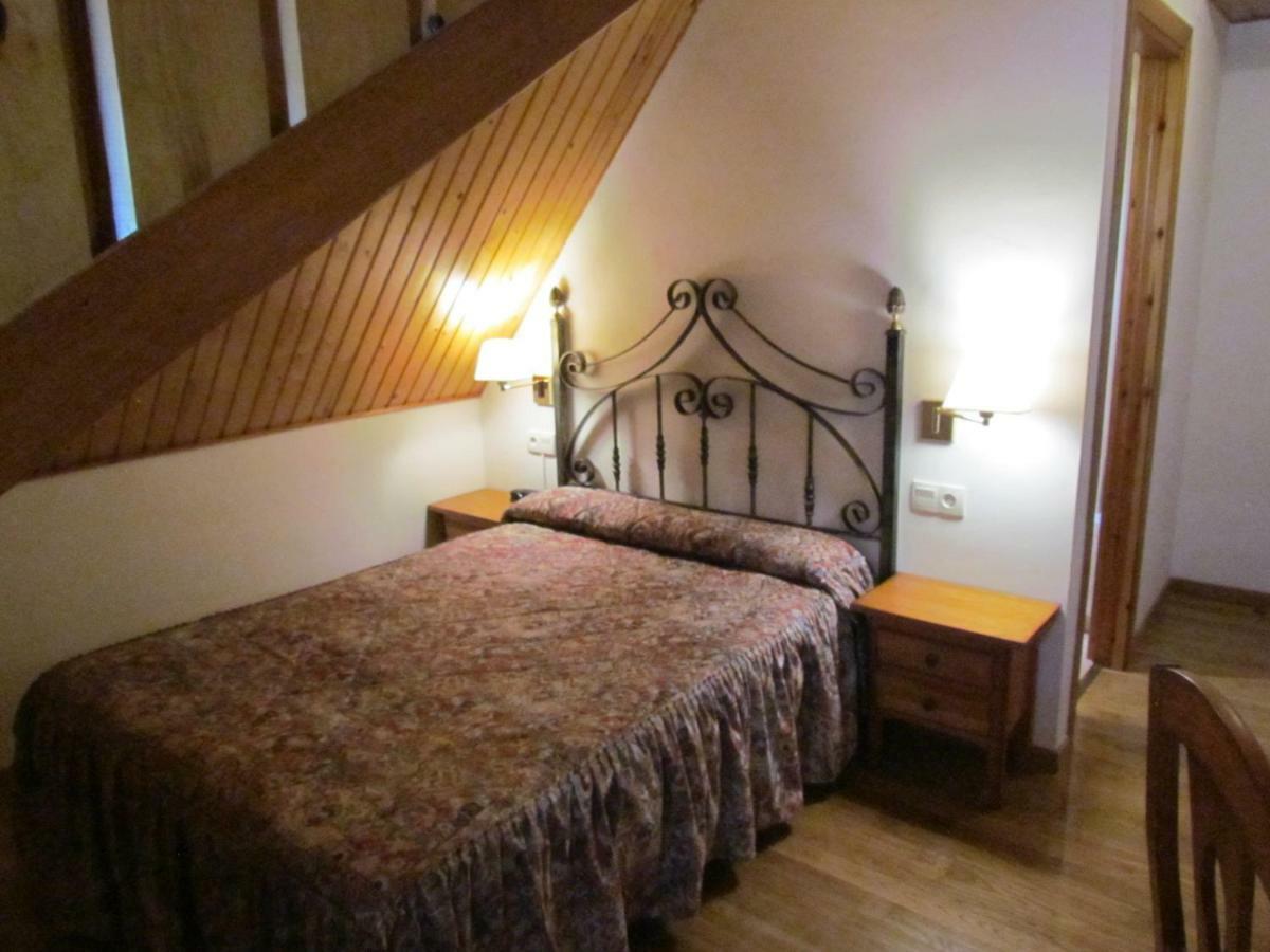 Linás de Broto Hotel Las Nieves מראה חיצוני תמונה