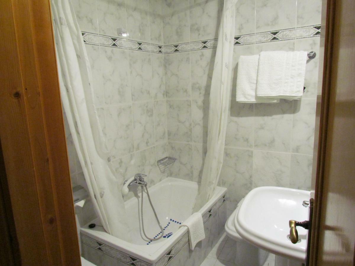 Linás de Broto Hotel Las Nieves מראה חיצוני תמונה