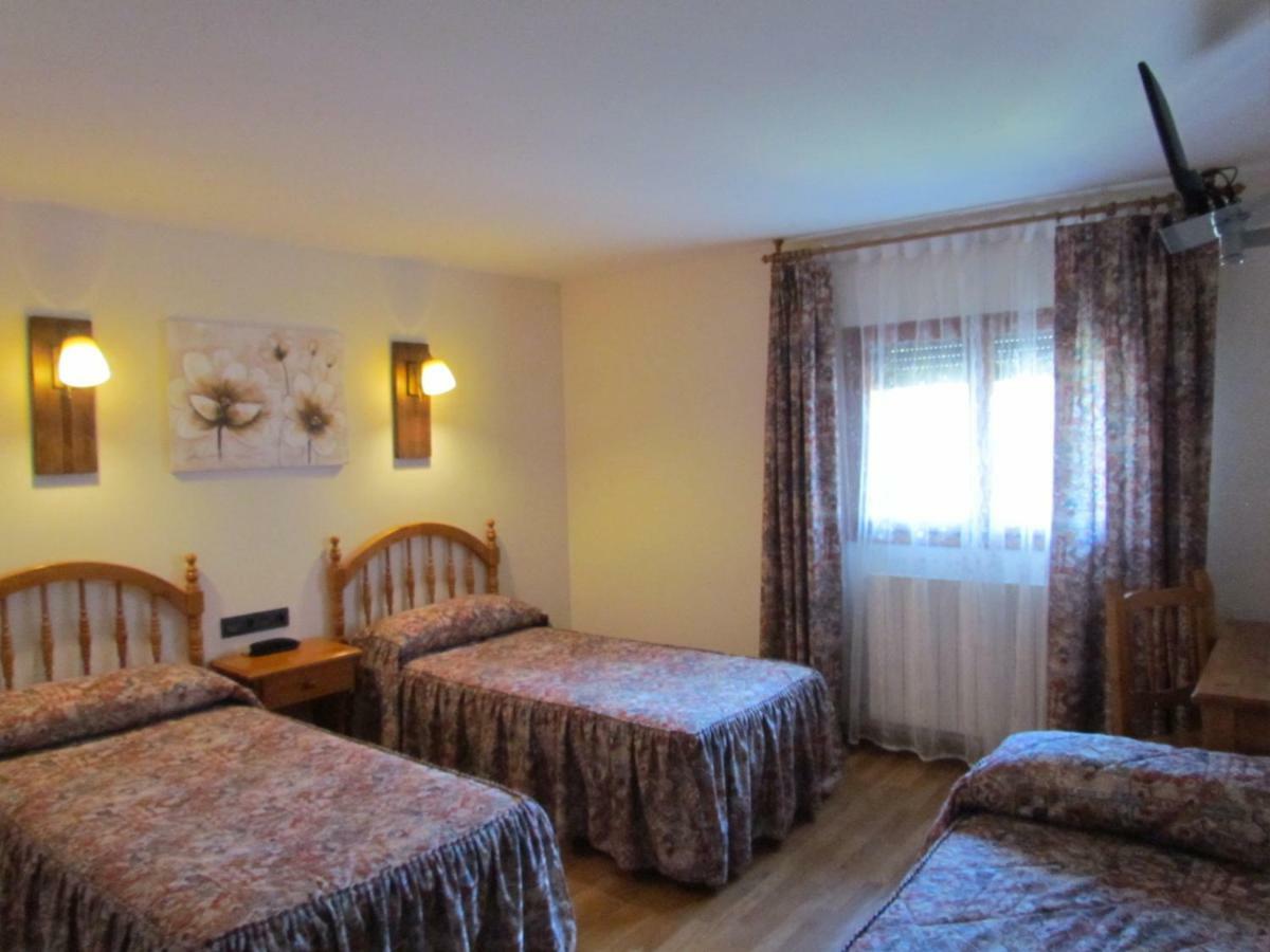 Linás de Broto Hotel Las Nieves מראה חיצוני תמונה