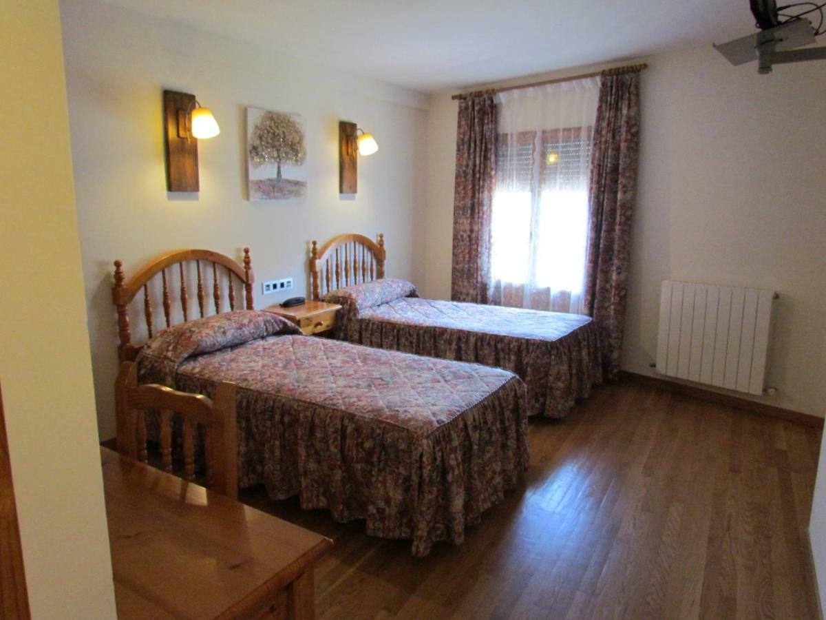 Linás de Broto Hotel Las Nieves מראה חיצוני תמונה